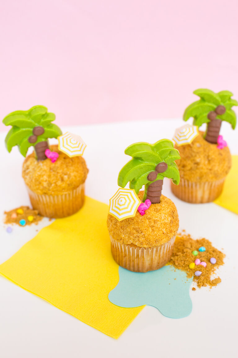 Palm Tree Beach Cupcakes