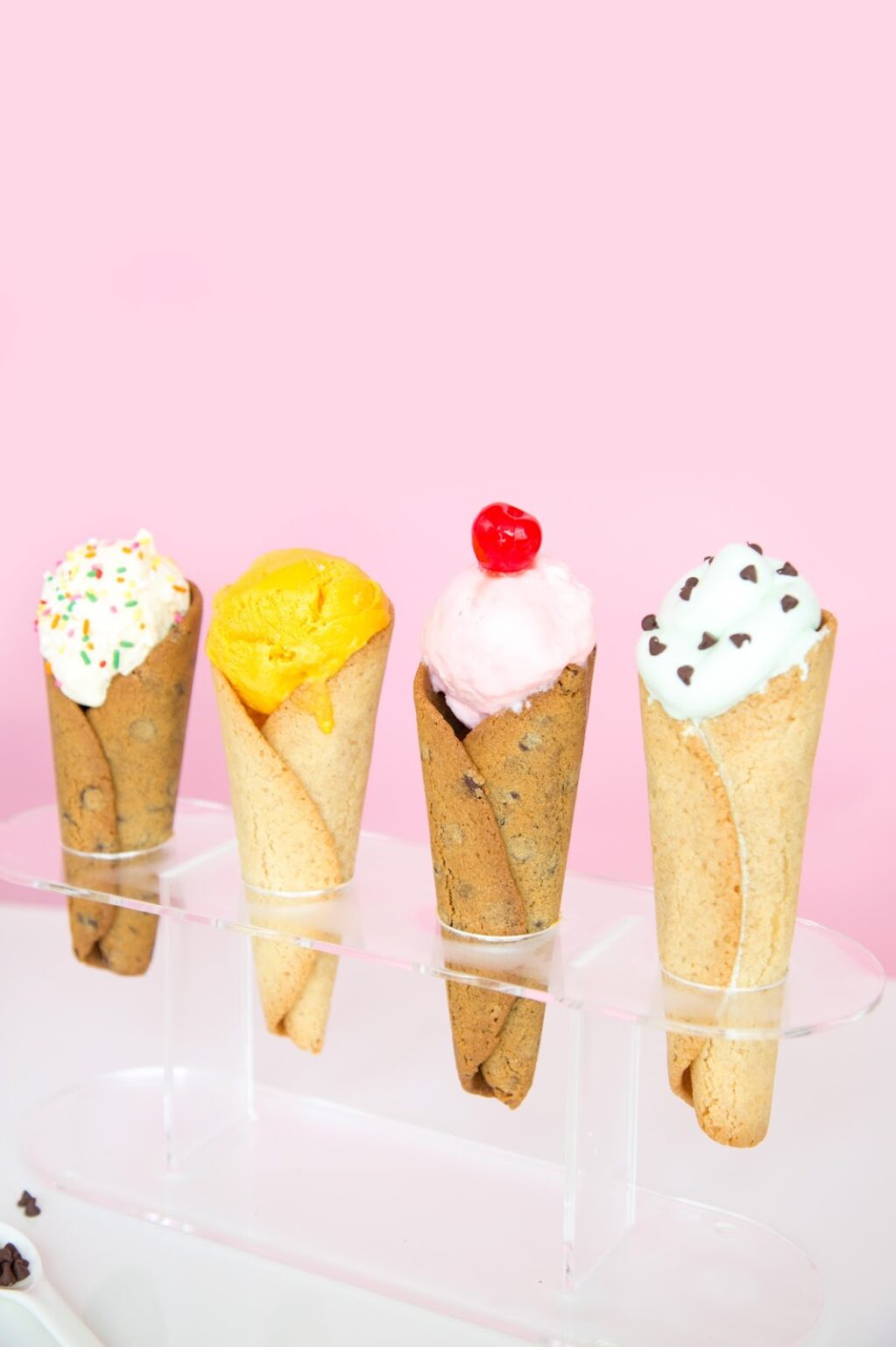 Chocolate Chip Cookie & Sugar Cookie Ice Cream Cones! Aww Sam