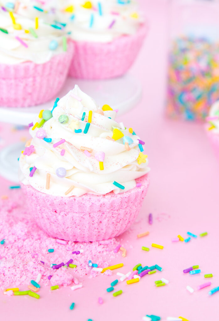 DIY Glitter Cupcake Bath Bombs – Aww Sam