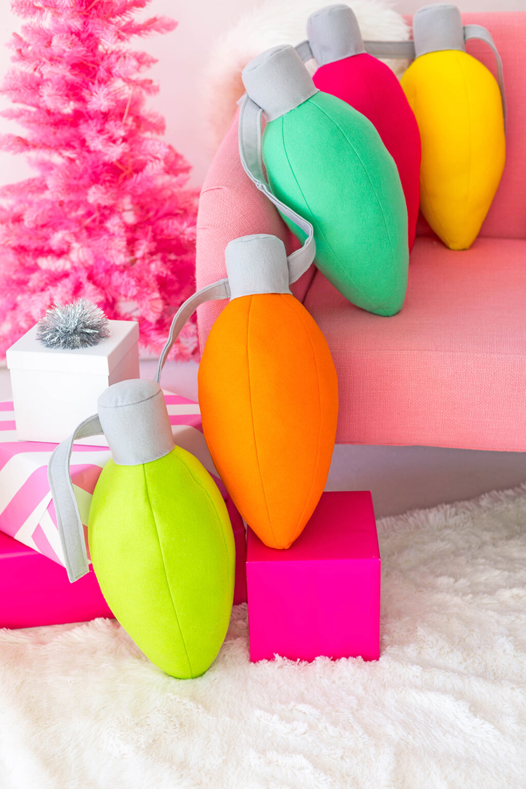 DIY Holiday Light Pillows – Aww Sam